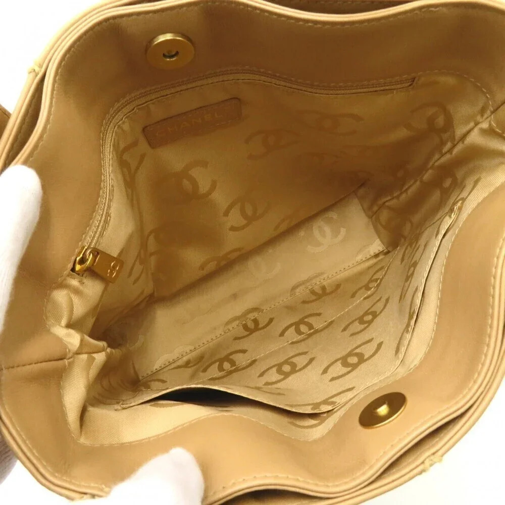 Authentic Matelasse Leather Handbag - Picture 6 of 15